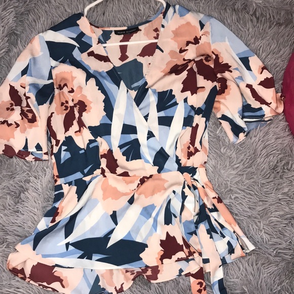 Paris Sunday size medium band new wrap blouse - Picture 2 of 2